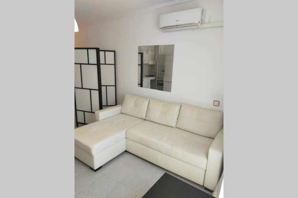 Estudio Comodo En Torrevieja Buitenkant foto