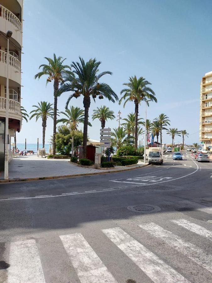 Estudio Comodo En Torrevieja Buitenkant foto