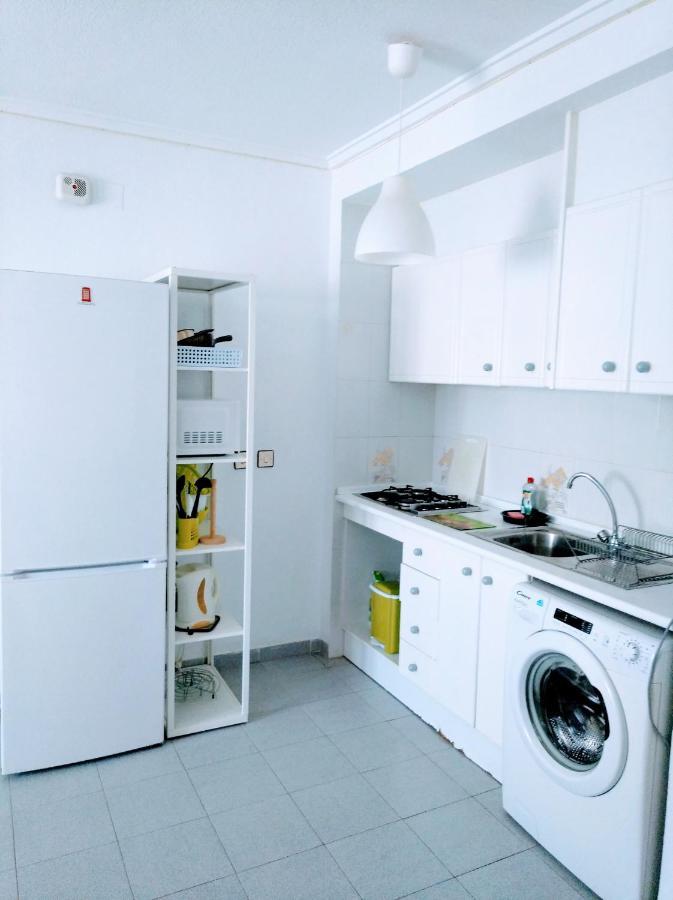 Estudio Comodo En Torrevieja Buitenkant foto